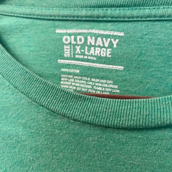 Old Navy Men's Green T-Shirt - Picture 2 of 3